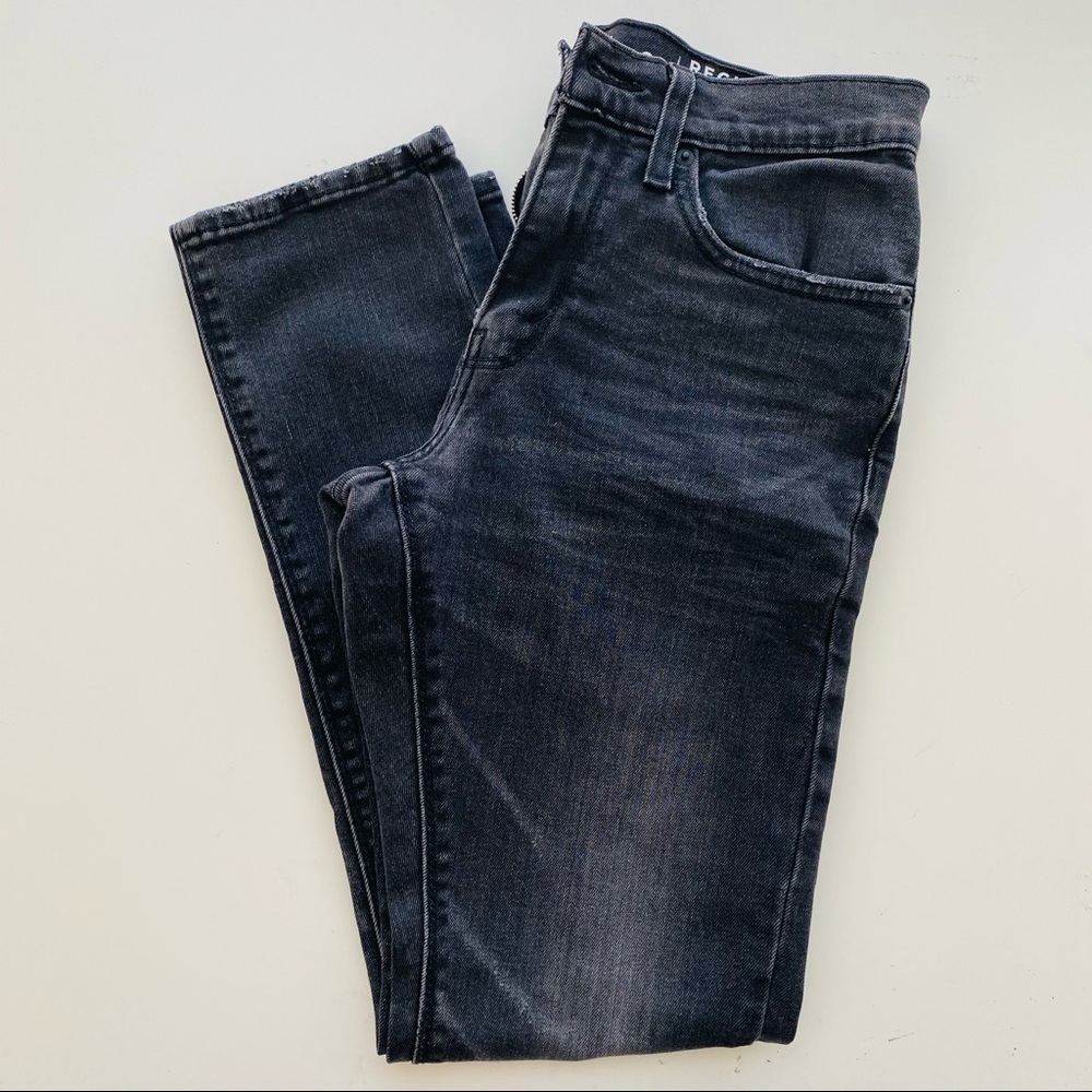 Mens Levis 208 Denizen Regular Taper Fit Jeans Size 28 x 30.  Black.